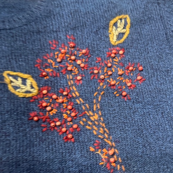 Alfred Dunner Blue Sweater with Sunflower Embroidery cottage core and vintage - Picture 3 of 5